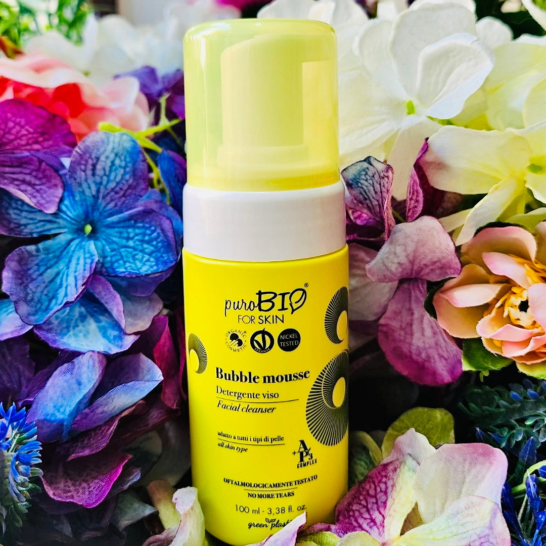 Questa morbidissima MOUSSE coccola la pelle asportando residui di trucco e sporco.
Gradevole ed efficace, la sua formulazione NO LACRIME la rende adatta anche alla zona delicata degli occhi!