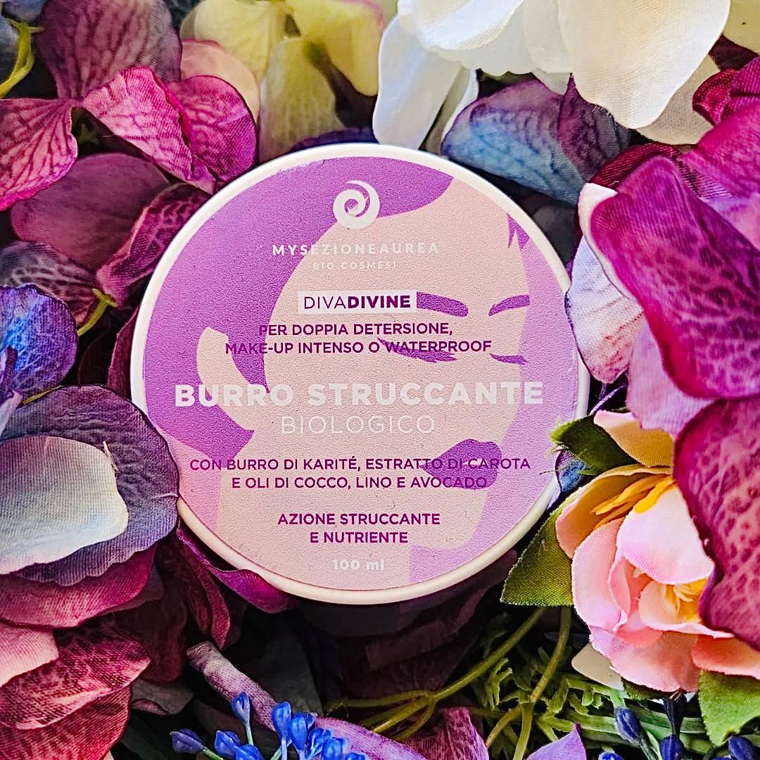 BURRO STRUCCANTE BIOLOGICO DIVA DIVINE con burro di karitè, estratto di carota e oli di cocco, lino e melograno. Ad azione struccante e nutriente, è indicato per la doppia detersione e per rimuovere il make-up più intenso o waterproof.