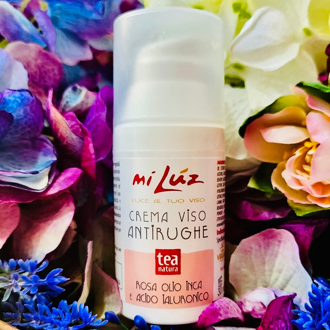 Emulsione ad azione nutriente antirughe. Specificatamente formulata per pelli mature. La formulazione innovativa con olii e principi attivi vegetali&nbsp;agisce sugli equilibri fisiologici dell'epidermide garantendo&nbsp;nutrimento ed idratazione costanti e mantenendo la pelle morbida&nbsp;ed elastica. 