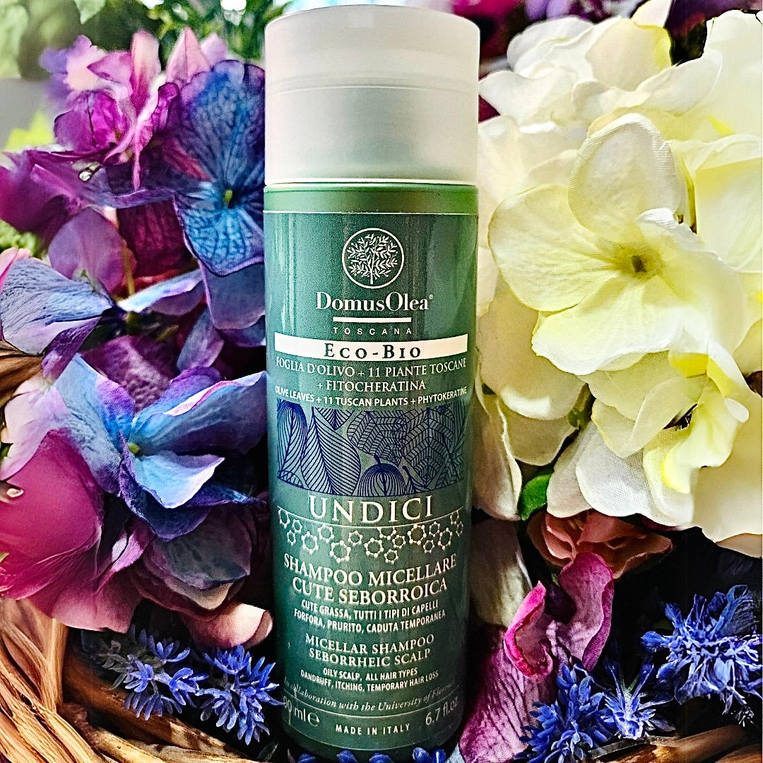 Shampoo specifico per CUTE SEBORROICA (grassa) con eventuali FORFORA, PRURITO, CADUTA DEI CAPELLI TEMPORANEA. Adatto per TUTTI I TIPI DI CAPELLI, li rende morbidi, leggeri e luminosi. 
